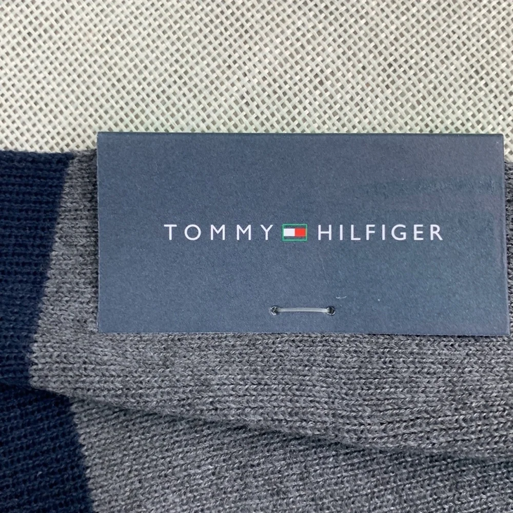 Tommy Hilfiger Men's Gray Colorblocked Hem Knitted Winter Scarf O/S